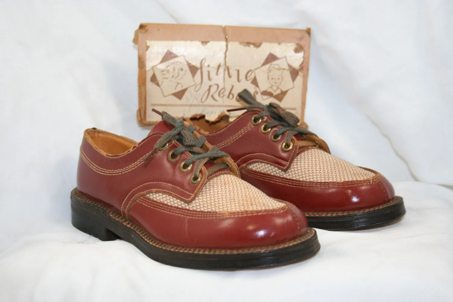 Boys Size 12 Oxford Style Shoes - Authentic 1940s Brown Leather Two Tone 40s Oxfords - Swing Era - Childs Boy's Character Shoes - 41667-2