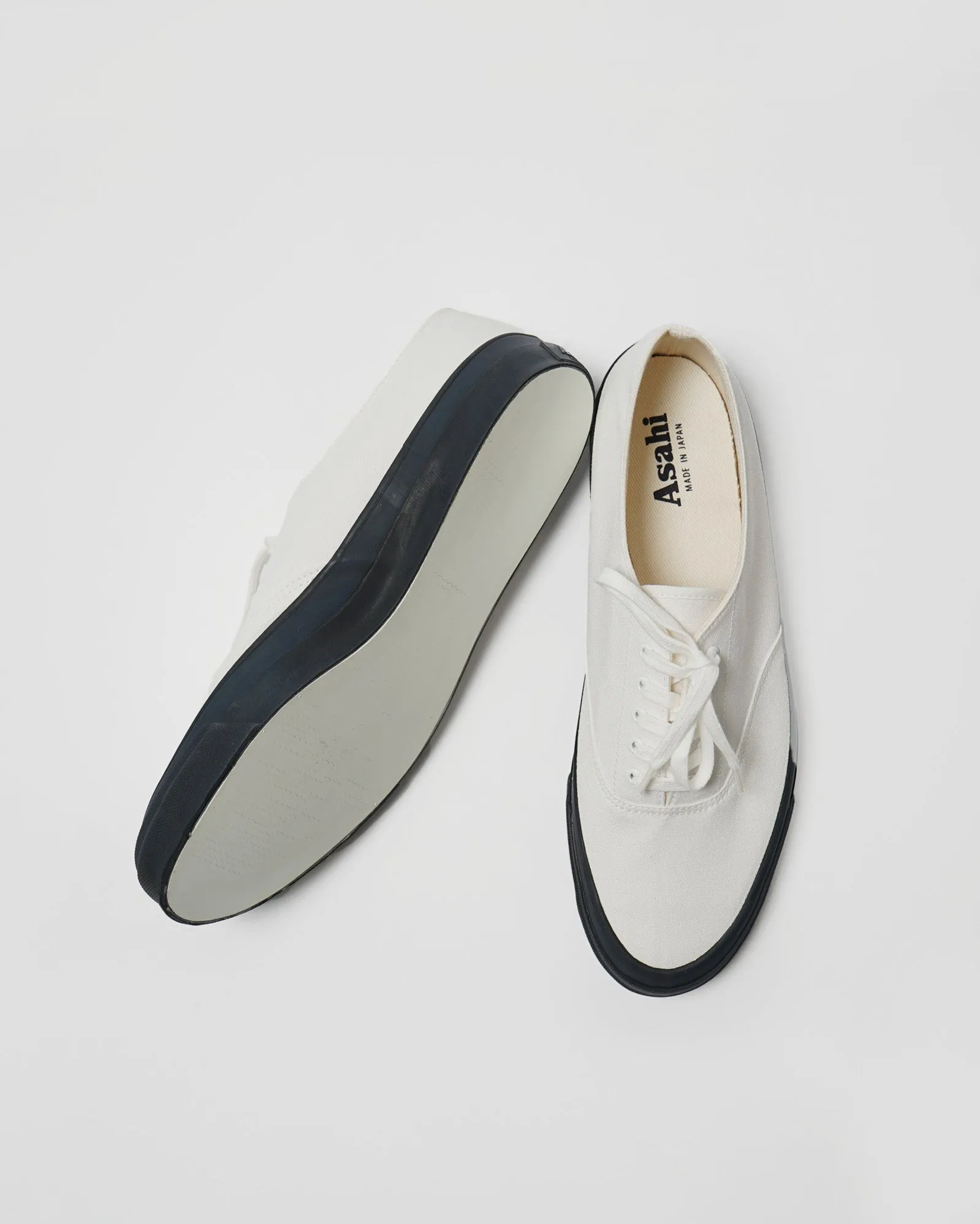 Deck Shoes / Monochrome
