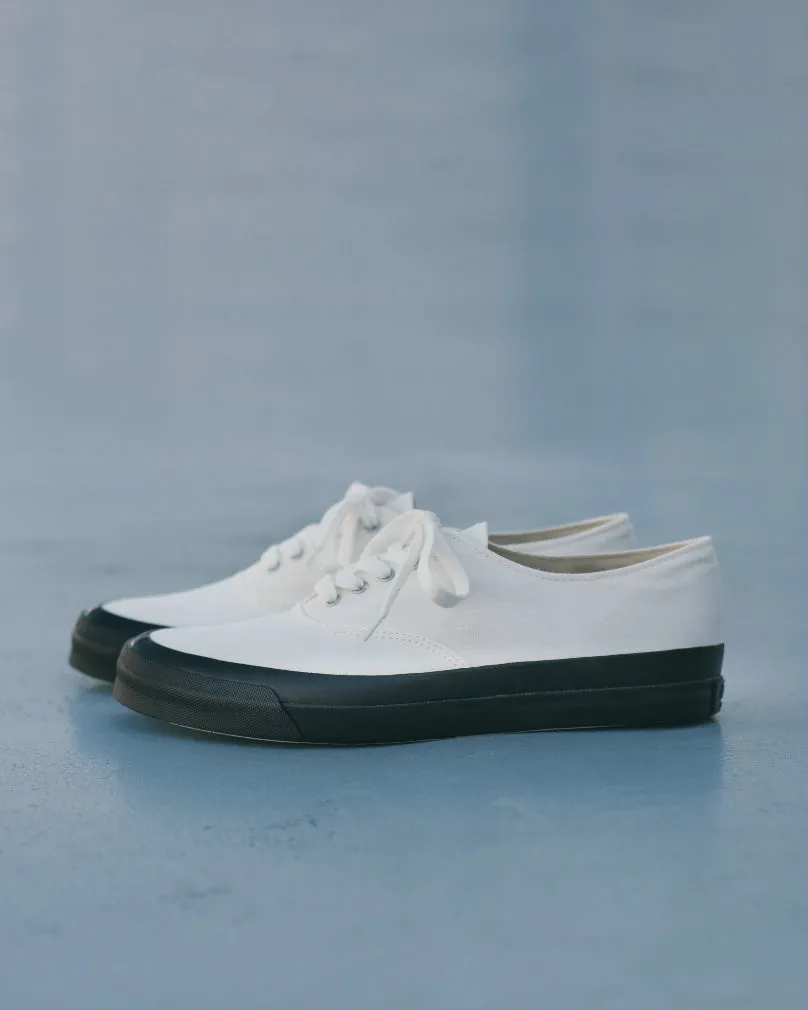 Deck Shoes / Monochrome