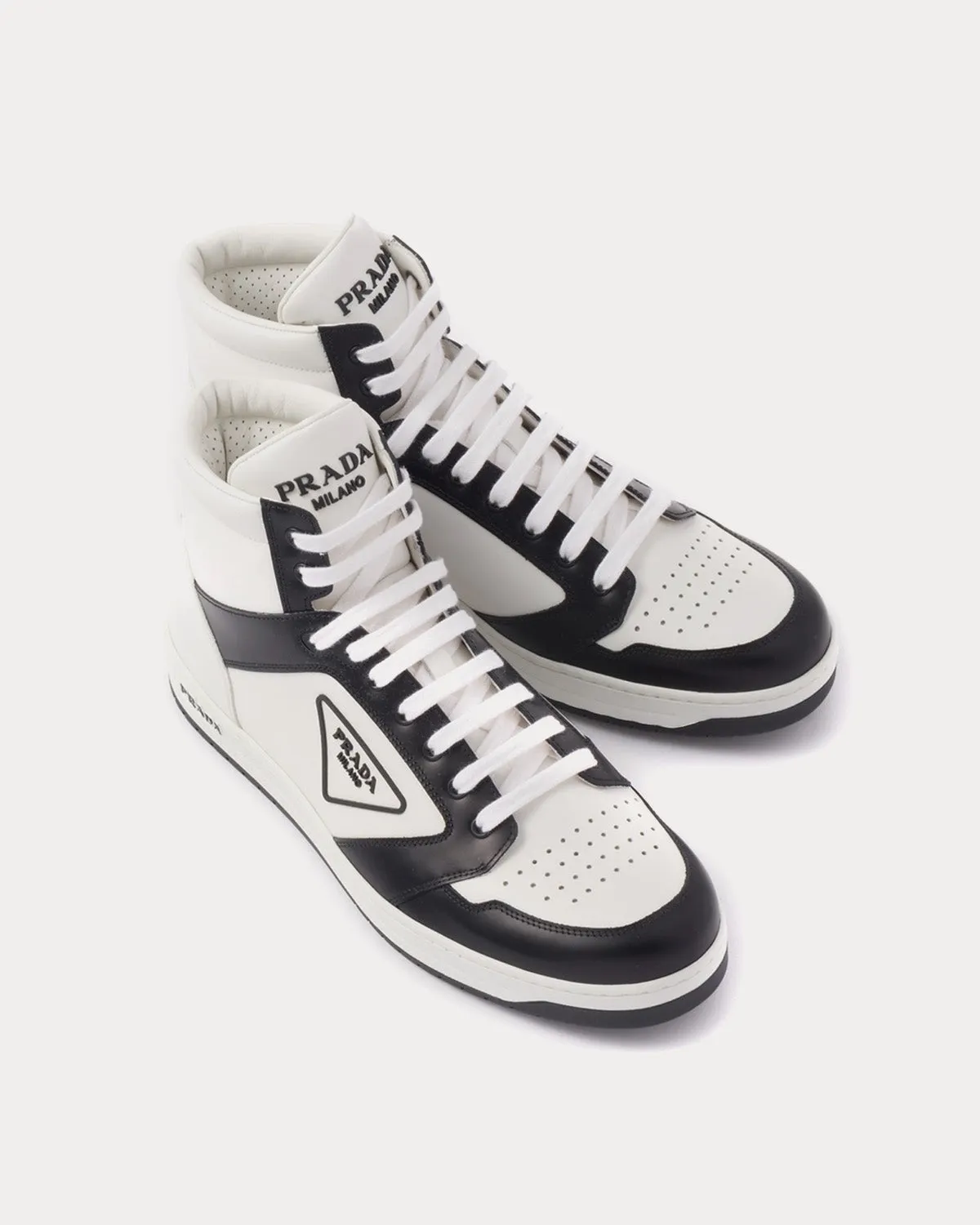 District Leather White / Black High Top Sneakers