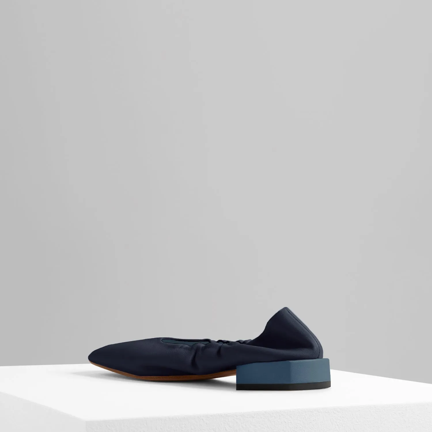 Gio Flats in Midnight