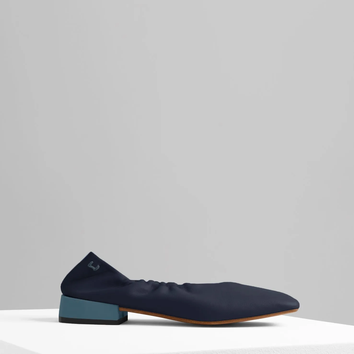 Gio Flats in Midnight