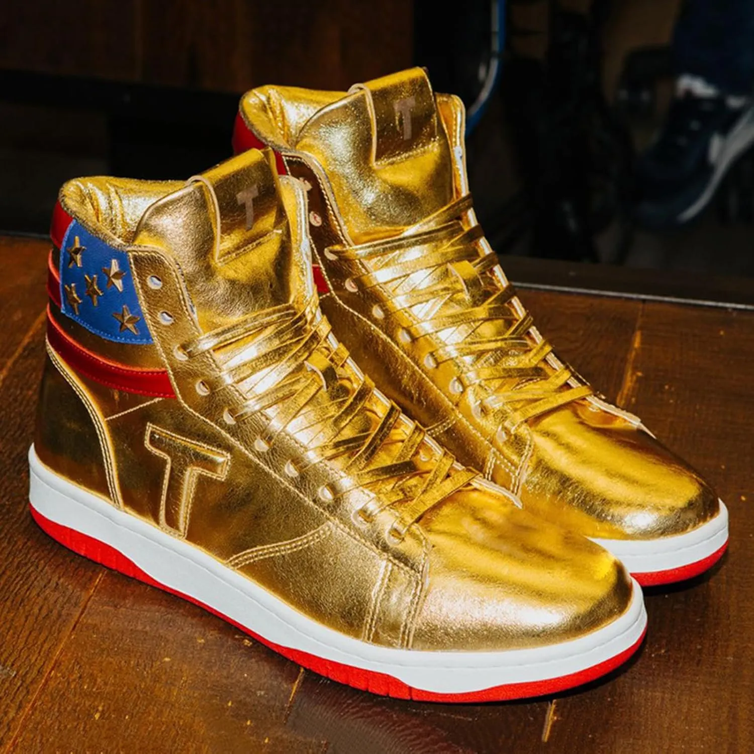 Gold Shoes 2024 MAGA Never Surrender Sneakers High Top Sneaker Gym Basketball Mens Womens Casual Shoe