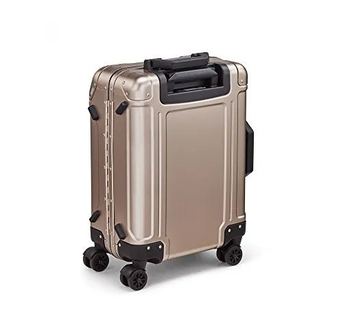Zero Halliburton Geo Aluminum 3.0 Carry On 4-Wheel Spinner Luggage in Black